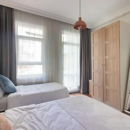 Tasteful & Spacious 3br Haven In Trendy Sisli Estambul