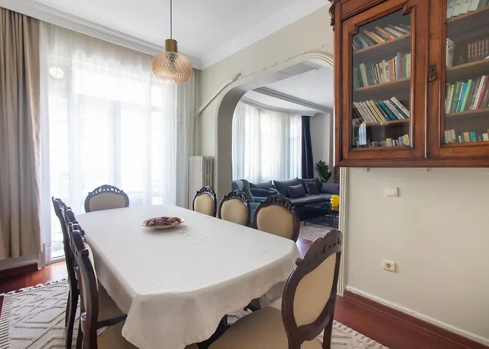 Tasteful & Spacious 3br Haven In Trendy Sisli 아파트 이스탄불