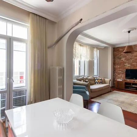 Апартаменты Tasteful & Spacious 3br Haven In Trendy Sisli *