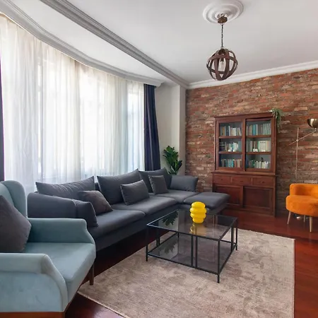 Tasteful & Spacious 3br Haven In Trendy Sisli *