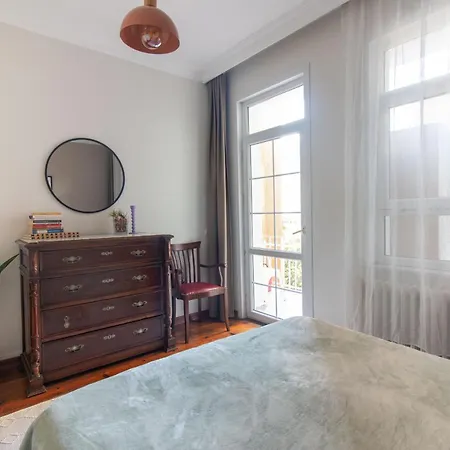 Tasteful & Spacious 3br Haven In Trendy Sisli
