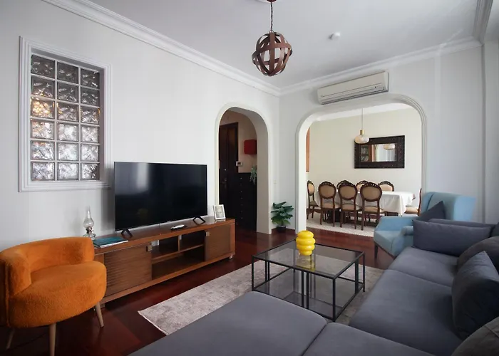 Tasteful & Spacious 3br Haven In Trendy Sisli