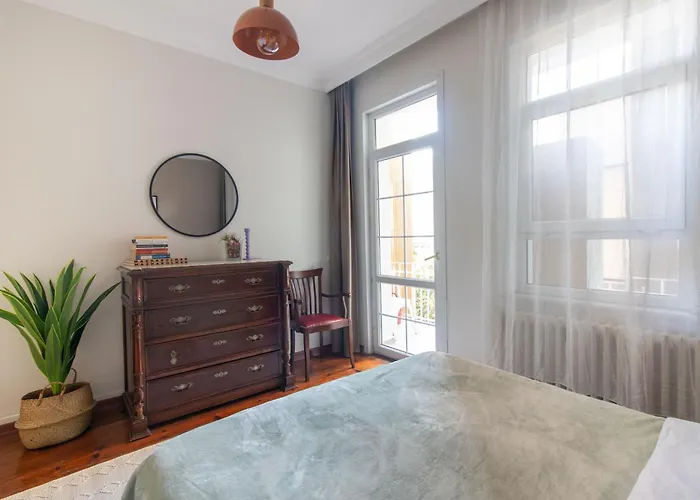 Tasteful & Spacious 3br Haven In Trendy Sisli