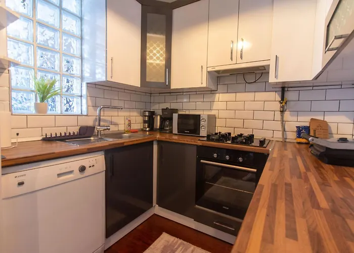 Tasteful & Spacious 3br Haven In Trendy Sisli