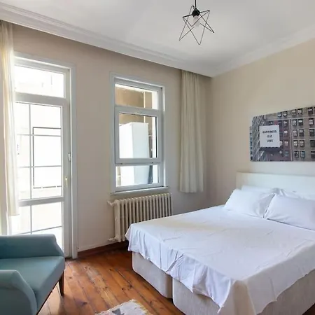 Authentic And Spacious 3br Flat W Ac And Balcony Istanbul