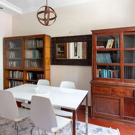 Authentic And Spacious 3br Flat W Ac And Balcony Apartment *